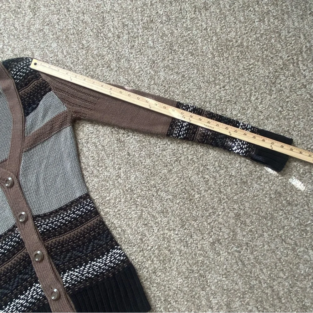 BKE Buckle Womens Medium Cardigan Sweater Brown Beige V Neck Button Front Cozy. - Picture 11 of 11